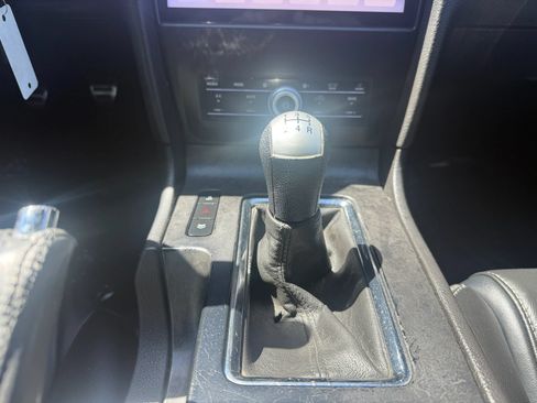 Used 2010 Ford Mustang GT Premium RWD image 27