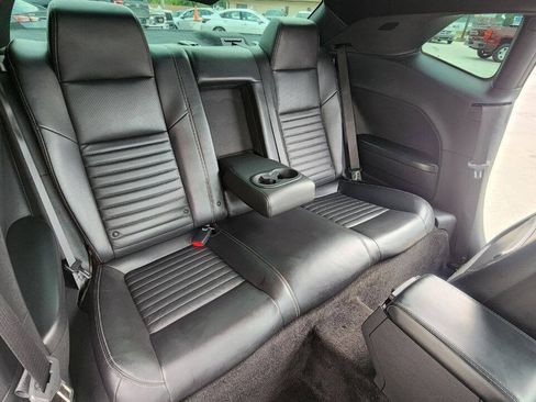 Used 2011 Dodge Challenger RWD image 18