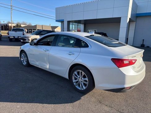 Used 2018 Chevrolet Malibu LT image 15