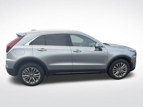 Used 2025 Cadillac XT4 Premium Luxury FWD image 13
