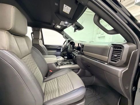 Certified 2025 Chevrolet Silverado 1500 ZR2 w/ Technology Package image 32