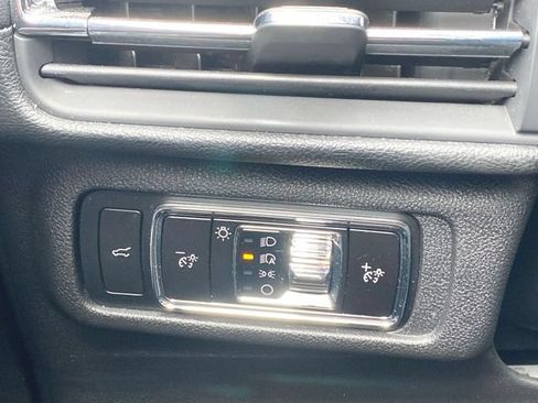 Used 2023 Lincoln Corsair AWD w/ Equipment Group 101A image 18