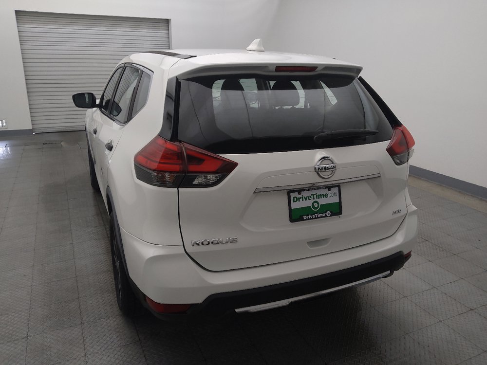 Used 2017 Nissan Rogue S AWD/4WD image 6
