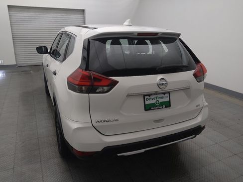 Used 2017 Nissan Rogue S AWD/4WD image 6