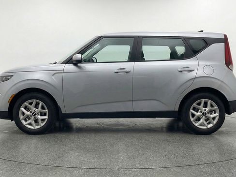 Used 2025 Kia Soul LX w/ LX Technology Package image 5