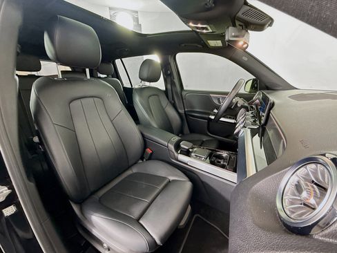 Used 2021 Mercedes-Benz GLB 250 image 26