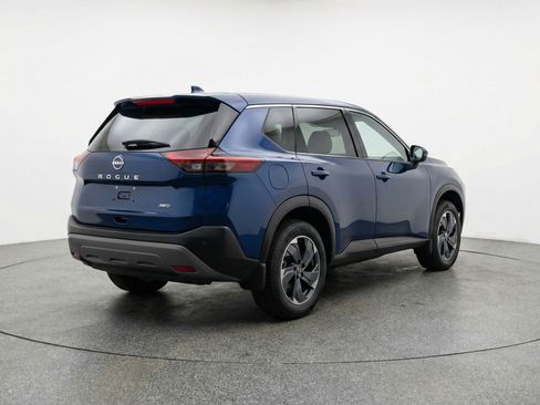 Used 2025 Nissan Rogue SV FWD image 9