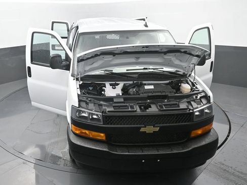 Used 2023 Chevrolet Express 2500 Extended RWD image 27