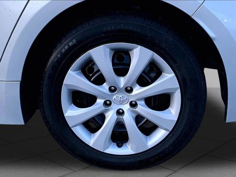 Used 2024 Toyota Corolla LE FWD image 11