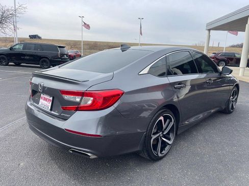 Used 2018 Honda Accord Sport image 3