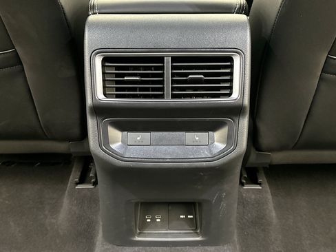Used 2024 Volkswagen Atlas Cross Sport SEL R-Line AWD/4WD image 16