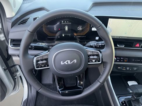 New 2026 Kia Carnival EX FWD image 29