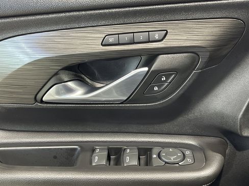 Used 2023 GMC Terrain SLT w/ Elevation Edition image 32