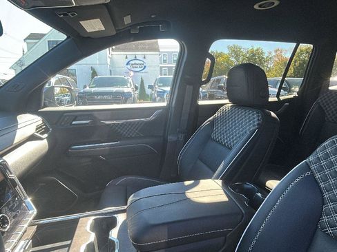 New 2024 GMC Acadia Denali w/ LPO, Floor Liner Package image 22