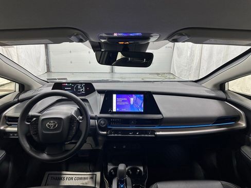 Used 2025 Toyota Prius XLE image 39
