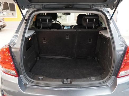 Used 2019 Chevrolet Trax LT w/ LT Convenience Package image 10