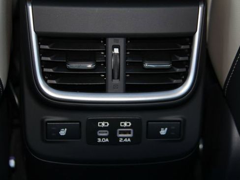 Used 2025 Subaru Legacy Limited image 33