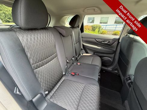Used 2017 Nissan Rogue SV FWD image 35