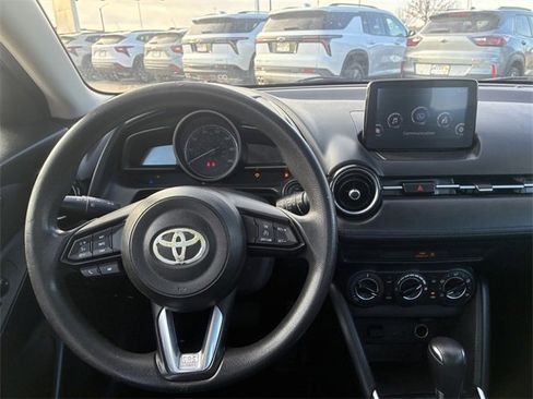 Used 2019 Toyota Yaris LE image 16
