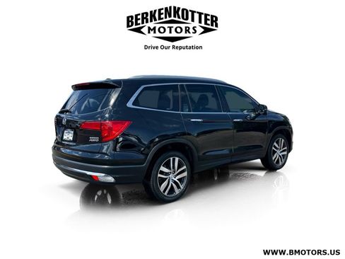 Used 2017 Honda Pilot Touring image 3