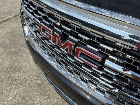 Certified 2022 GMC Acadia Denali w/ Black Diamond Edition AWD/4WD image 34