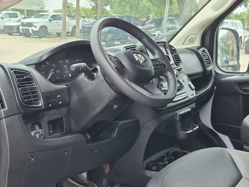 Used 2025 RAM ProMaster 2500 w/ Convenience Group FWD image 10