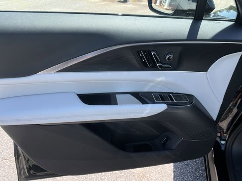 New 2025 Cadillac Lyriq Luxury image 11