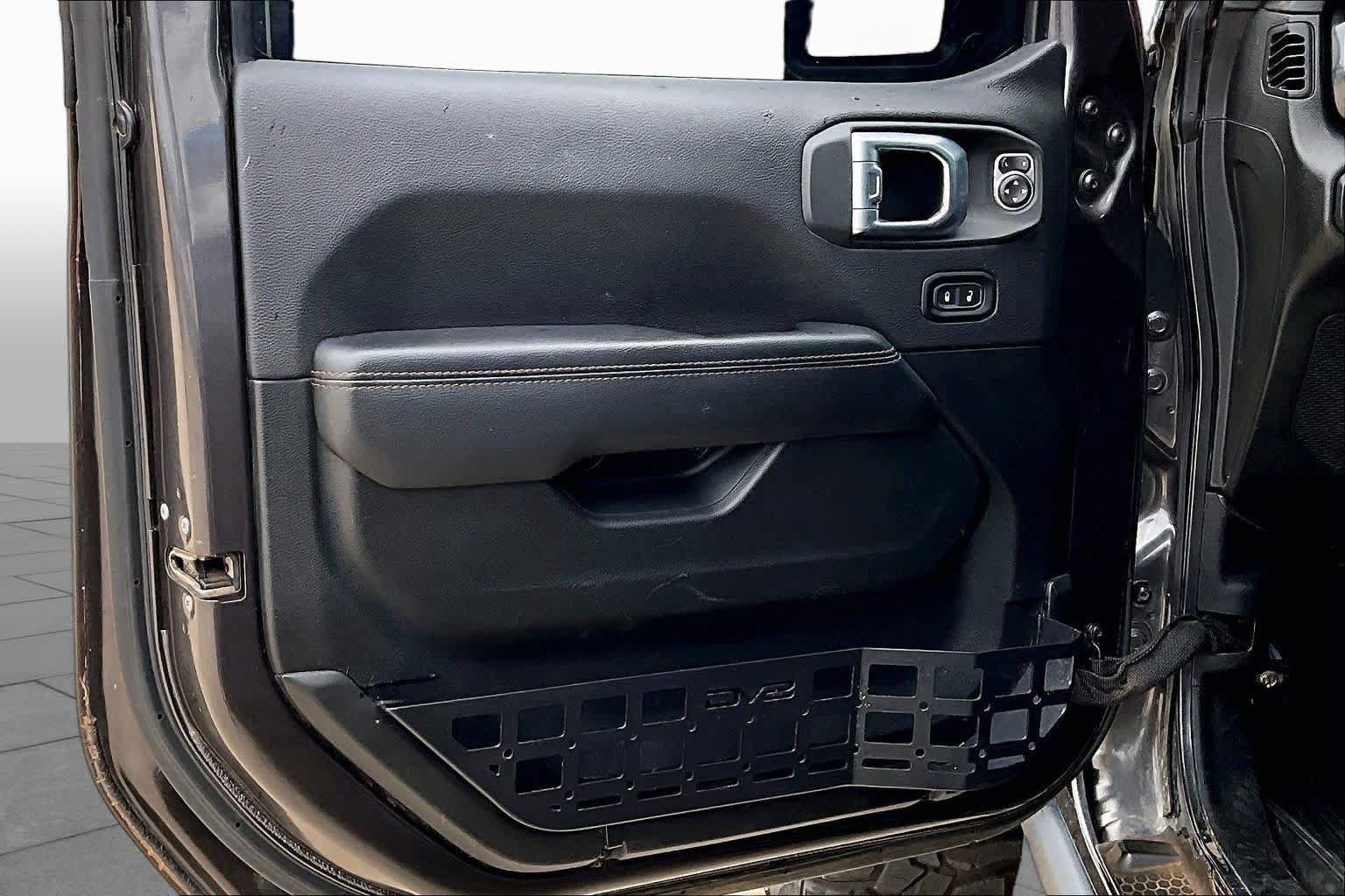 Used 2021 Jeep Wrangler Unlimited Rubicon AWD/4WD image 13