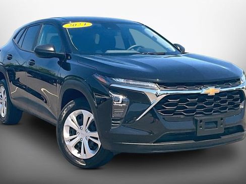 Used 2024 Chevrolet Trax LS FWD image 10