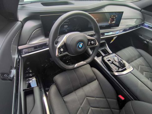 Used 2025 BMW i7 eDrive50 RWD image 10