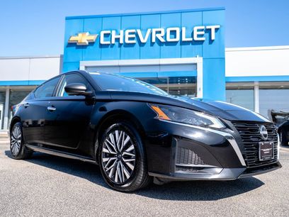 Used 2024 Nissan Altima 2.5 SV
