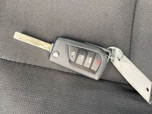 Used 2022 Toyota Corolla LE image 25