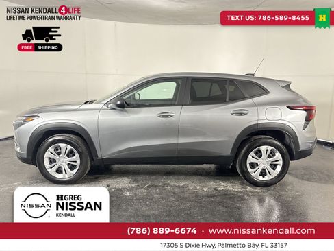 Used 2025 Chevrolet Trax LS image 7