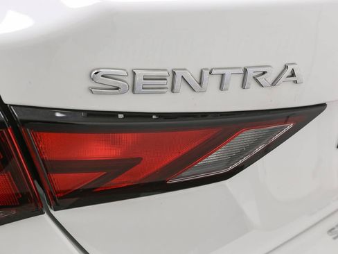 Used 2020 Nissan Sentra SV FWD image 11