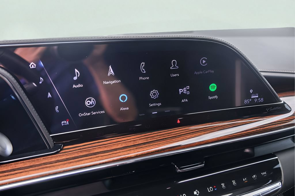 Used 2024 Cadillac Escalade Premium Luxury AWD/4WD image 19