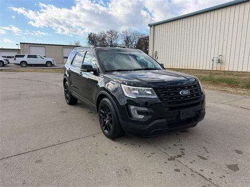 Used 2017 Ford Explorer Sport image 1