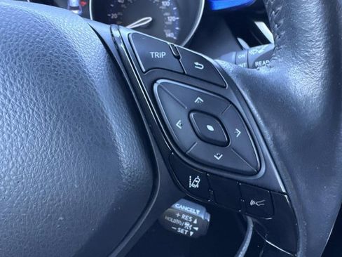 Certified 2022 Toyota C-HR XLE image 23