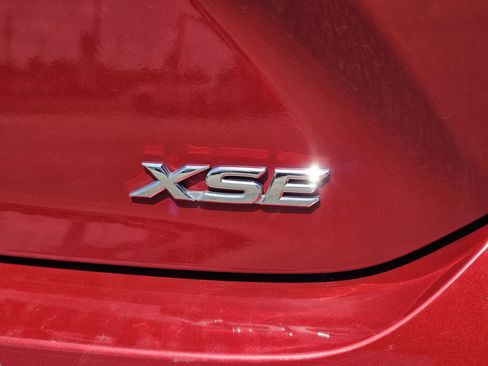 Used 2025 Toyota Camry XSE FWD image 11