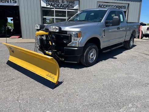 Used 2021 Ford F250 XL w/ Power Equipment Group AWD/4WD image 3