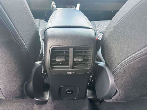 Used 2025 Ford Escape Active w/ Cold Weather Package AWD/4WD image 11