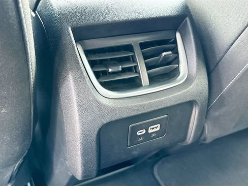 Used 2025 Chevrolet Blazer LT FWD image 23