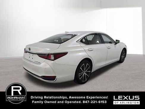 Used 2024 Lexus ES 250 w/ Premium Package AWD/4WD image 5