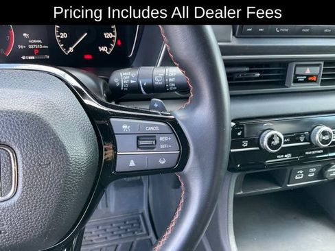 Used 2025 Honda Pilot Sport image 12