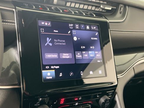 Used 2023 Jeep Grand Cherokee Laredo w/ Luxury Tech Group I image 14