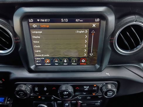 Used 2020 Jeep Gladiator Rubicon AWD/4WD image 9