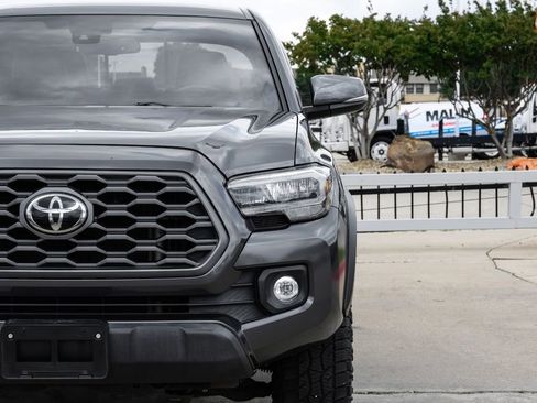 Used 2021 Toyota Tacoma TRD Off-Road AWD/4WD image 46
