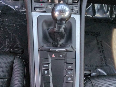 Used 2021 Porsche 718 Cayman RWD image 17