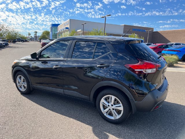 Used 2020 Nissan Kicks S FWD image 4