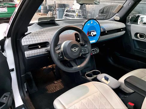Certified 2025 MINI Cooper S image 15