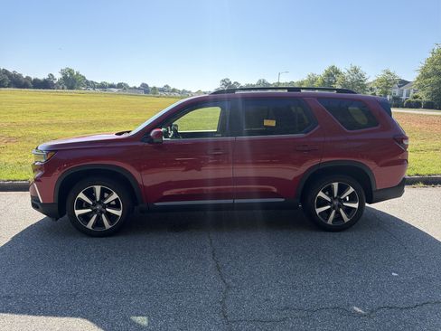 Used 2025 Honda Pilot Touring image 7